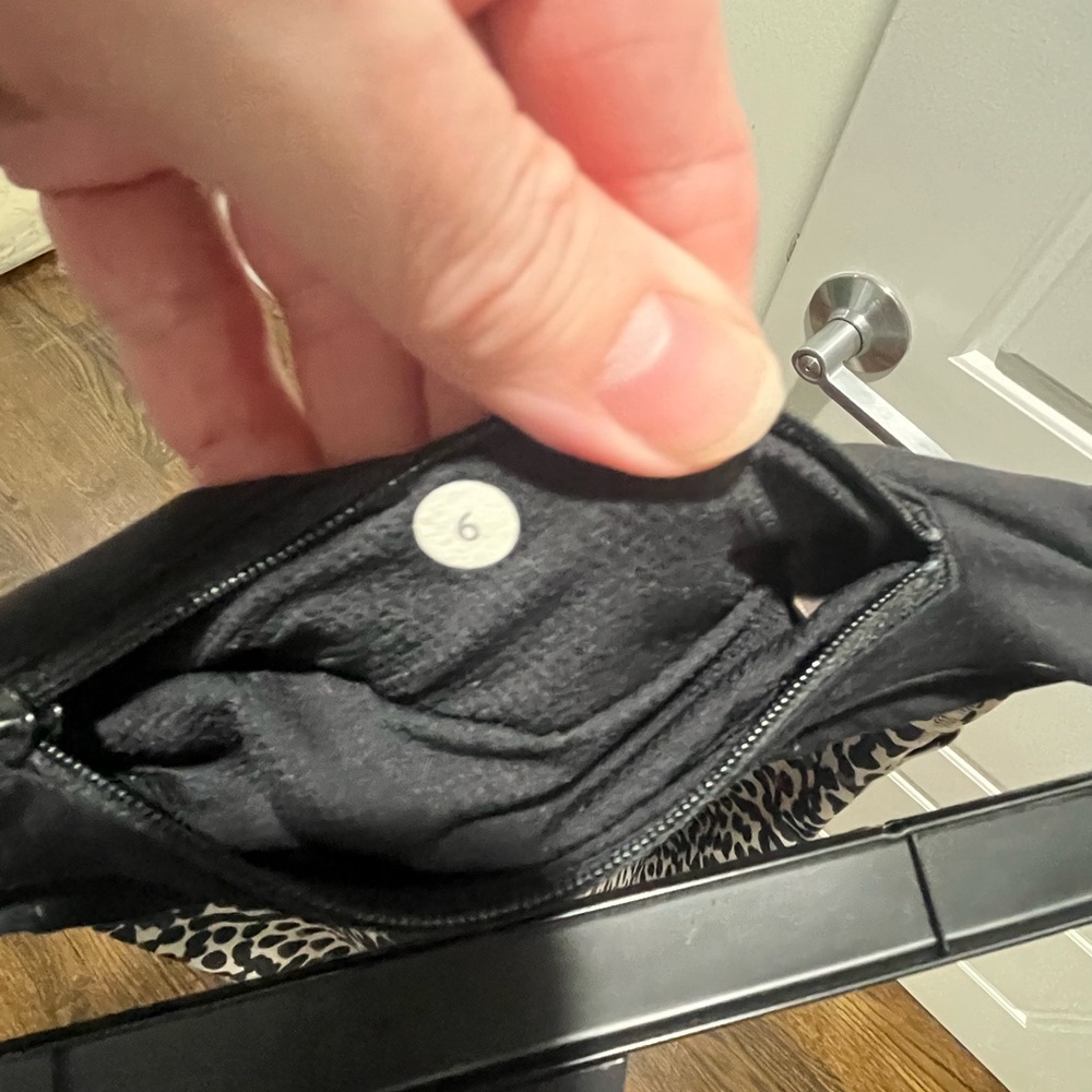Lululemon Pace Rival Crop Leggings, Size 6 - Picture 7 of 8